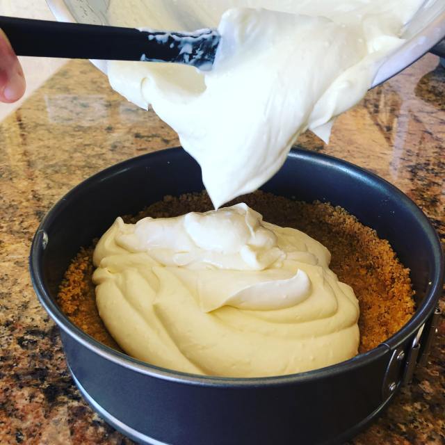 cheese cake, pouring cheese