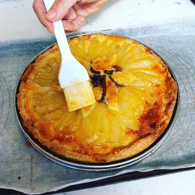 pear tart brush with apricot