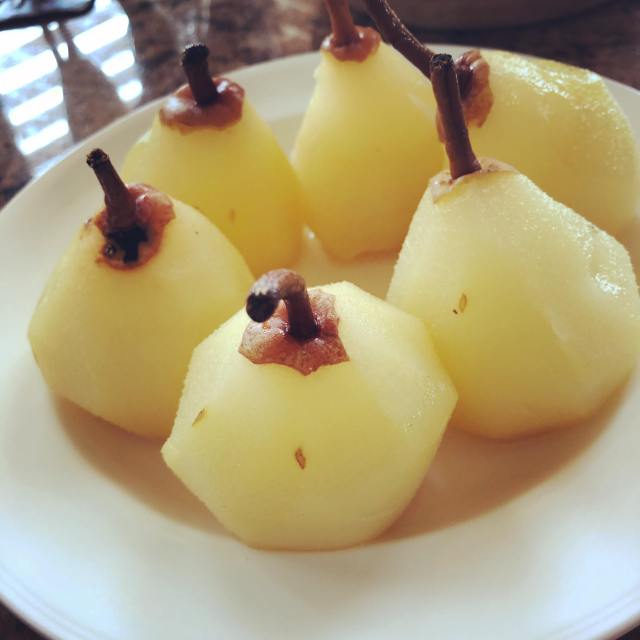 pears cooked for the tart