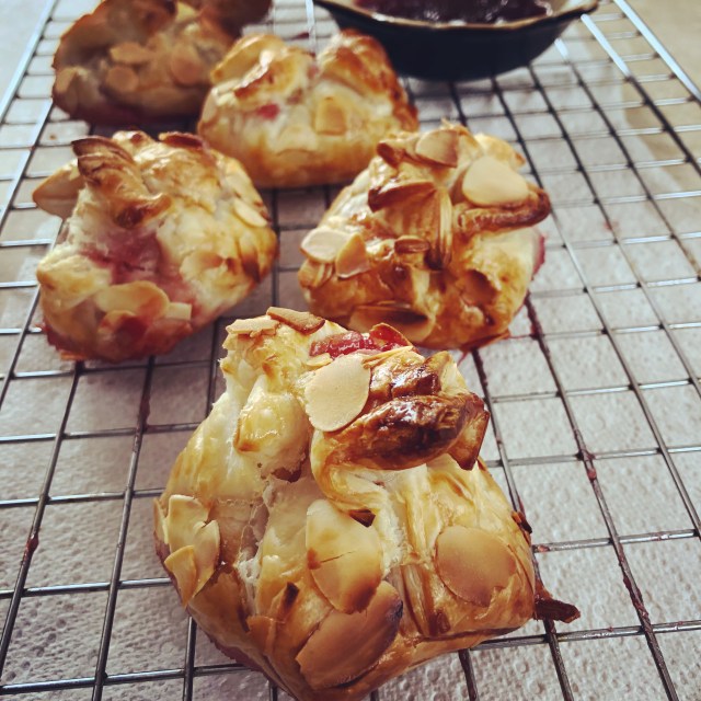 E256F5F3-F819-43A8-ABB9-55C7F9E72C91